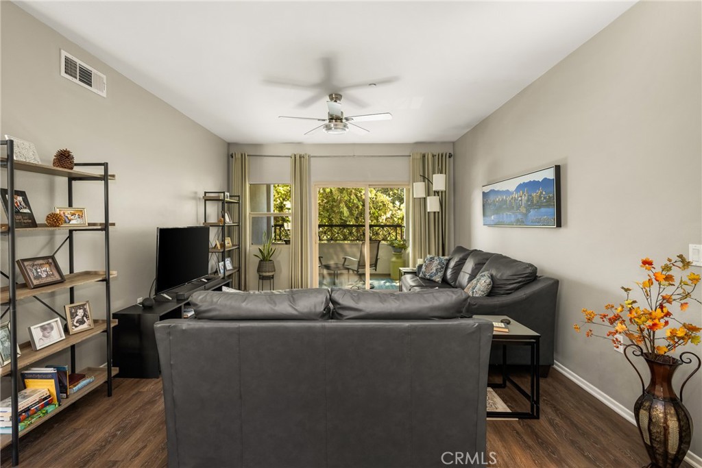 425 S Anaheim Boulevard 3