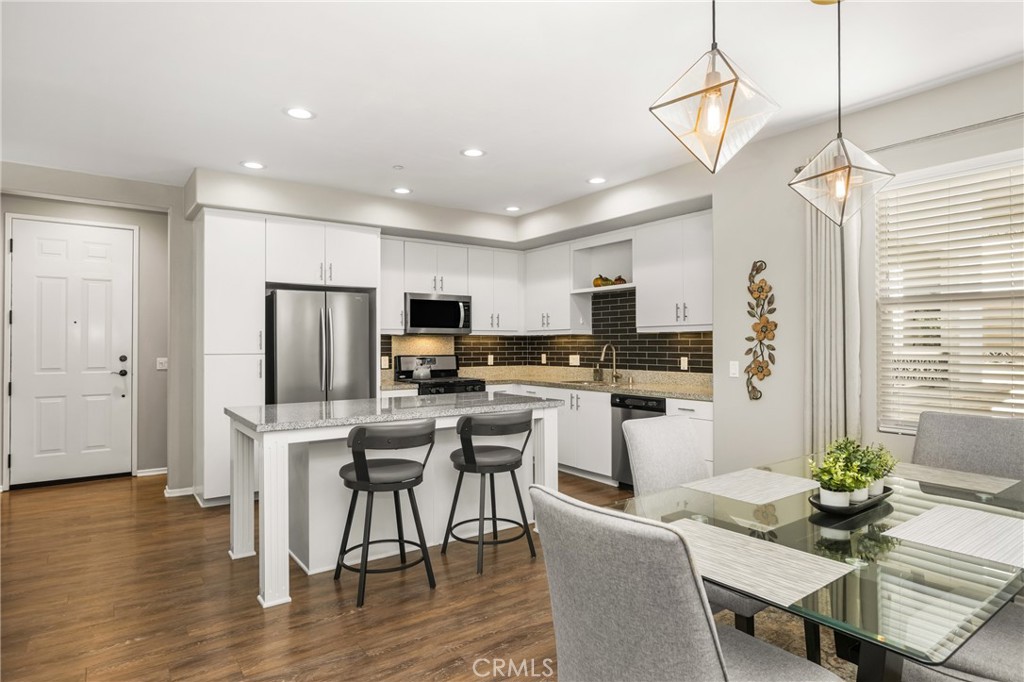 425 S Anaheim Boulevard 3