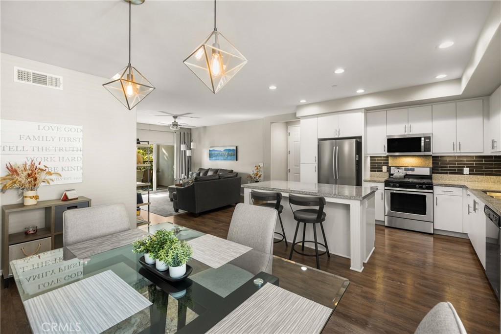 425 S Anaheim Boulevard 3