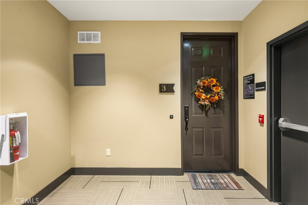 425 S Anaheim Boulevard 3