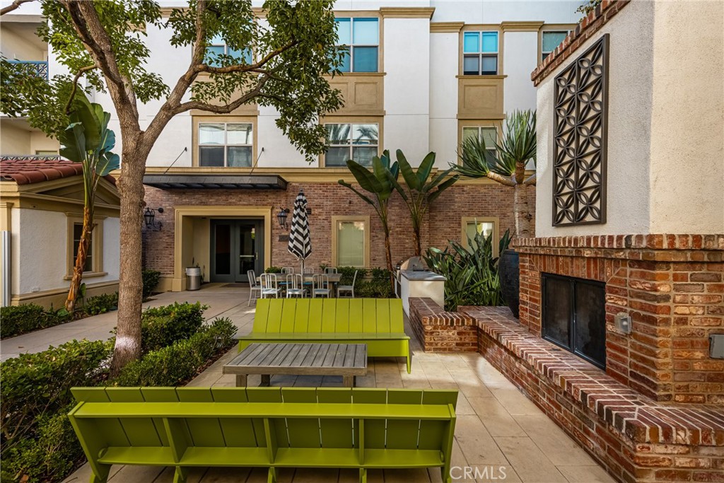 425 S Anaheim Boulevard 3