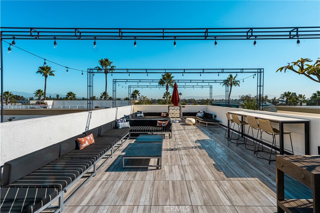 425 S Anaheim Boulevard 3