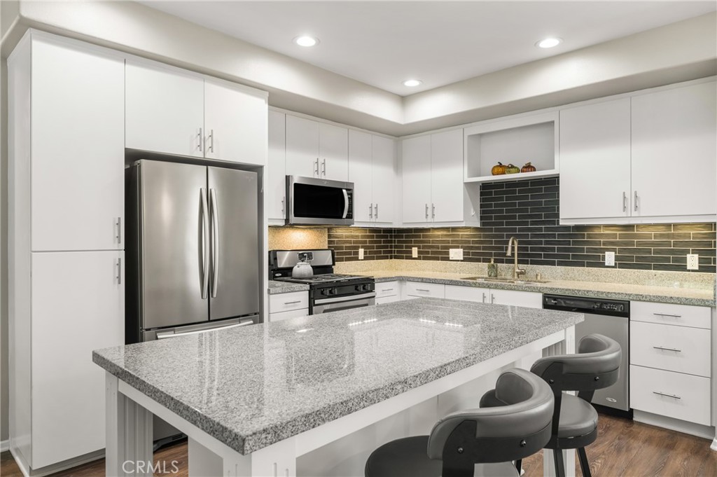 425 S Anaheim Boulevard 3