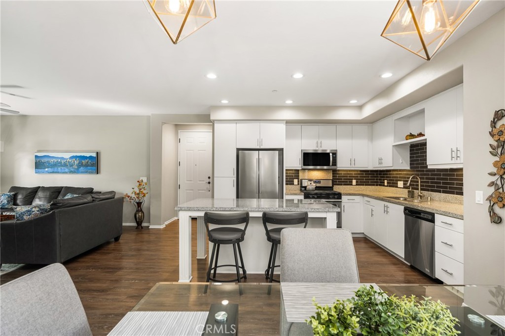 425 S Anaheim Boulevard 3