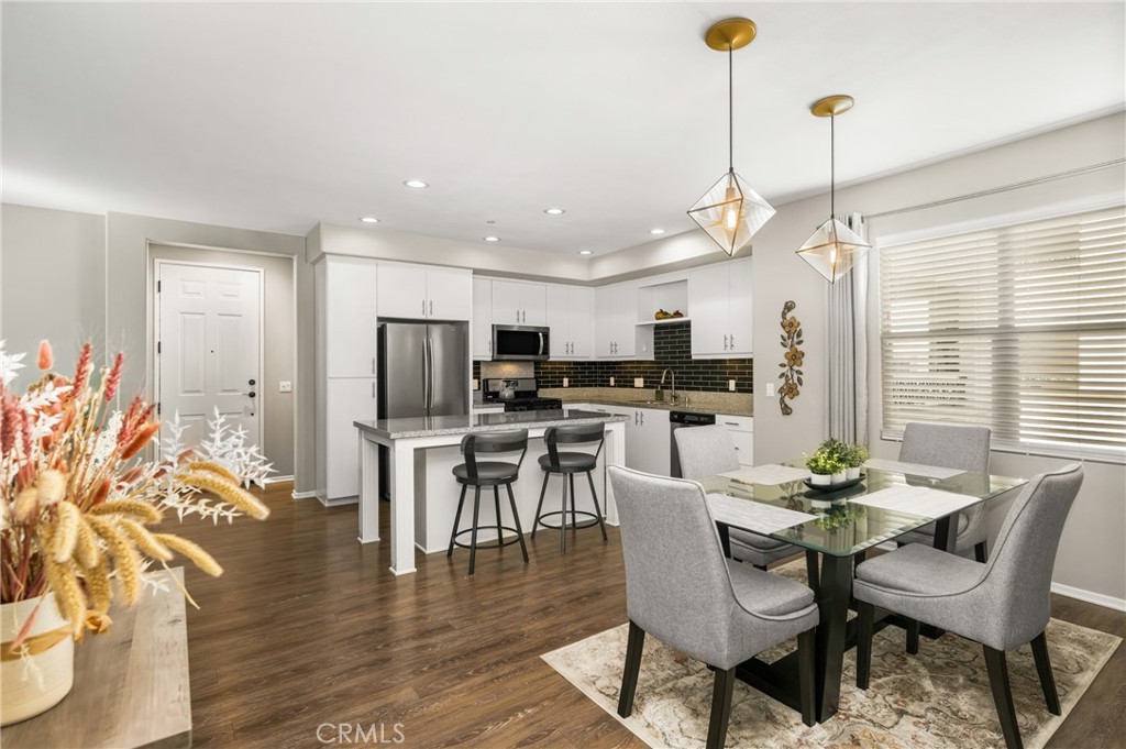 425 S Anaheim Boulevard 3