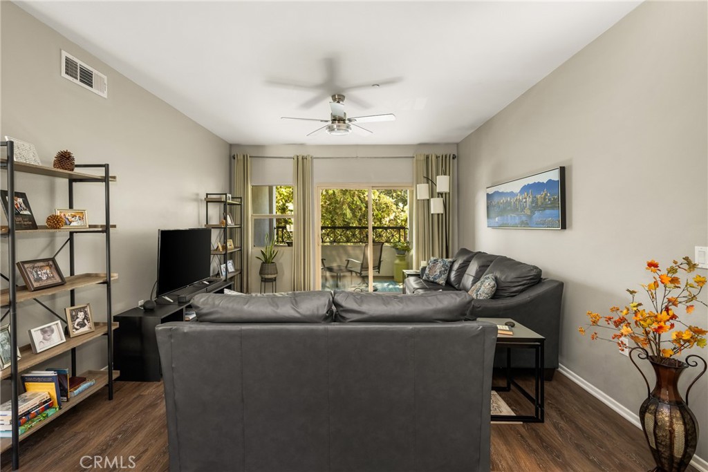 425 S Anaheim Boulevard 3