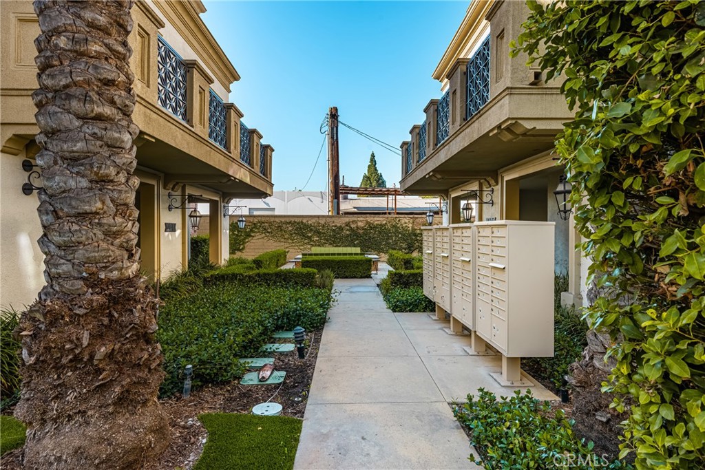 425 S Anaheim Boulevard 3