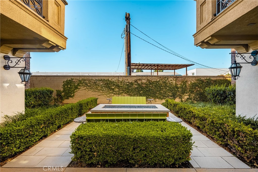 425 S Anaheim Boulevard 3