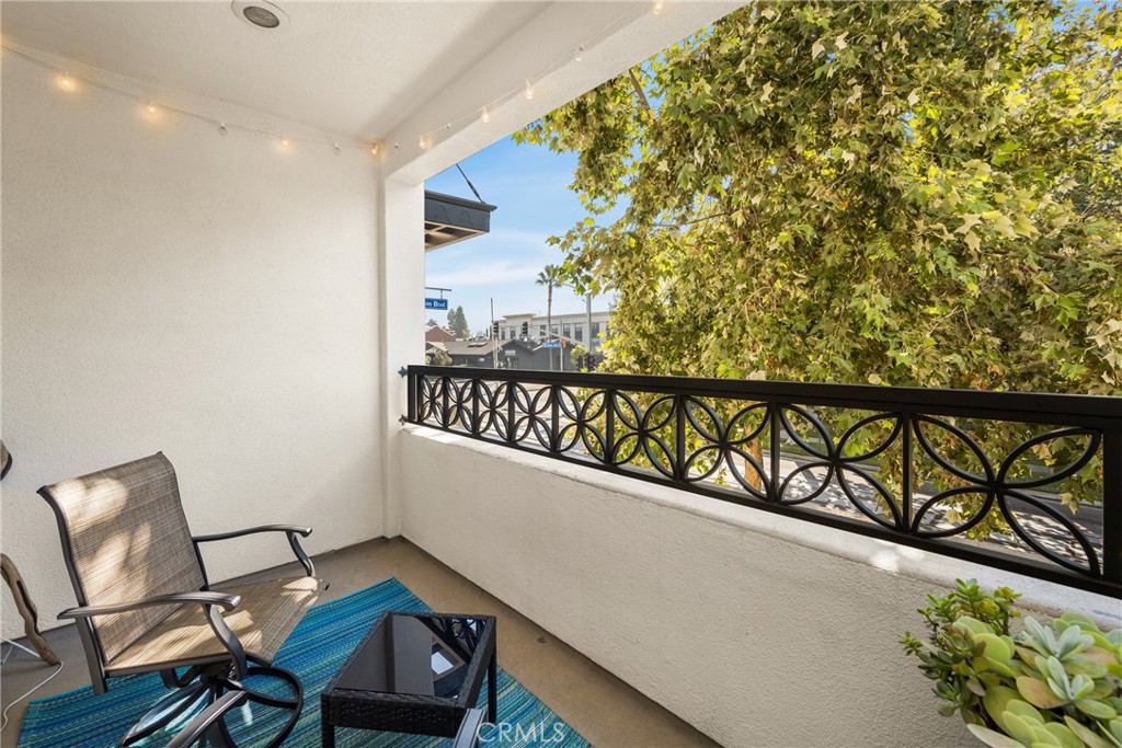 425 S Anaheim Boulevard 3