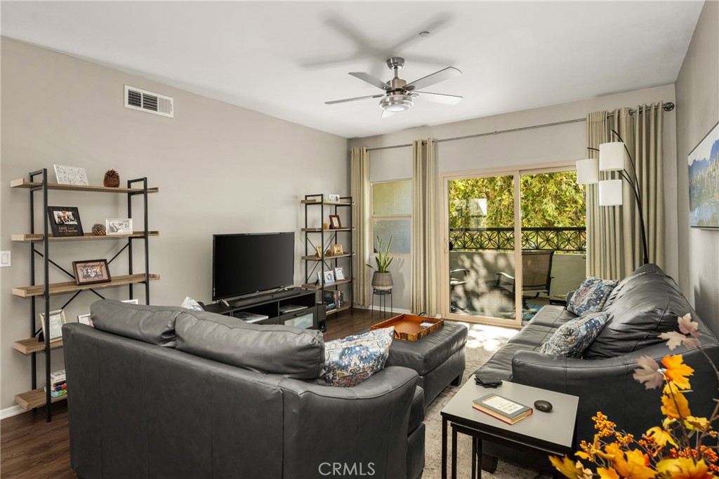 425 S Anaheim Boulevard 3