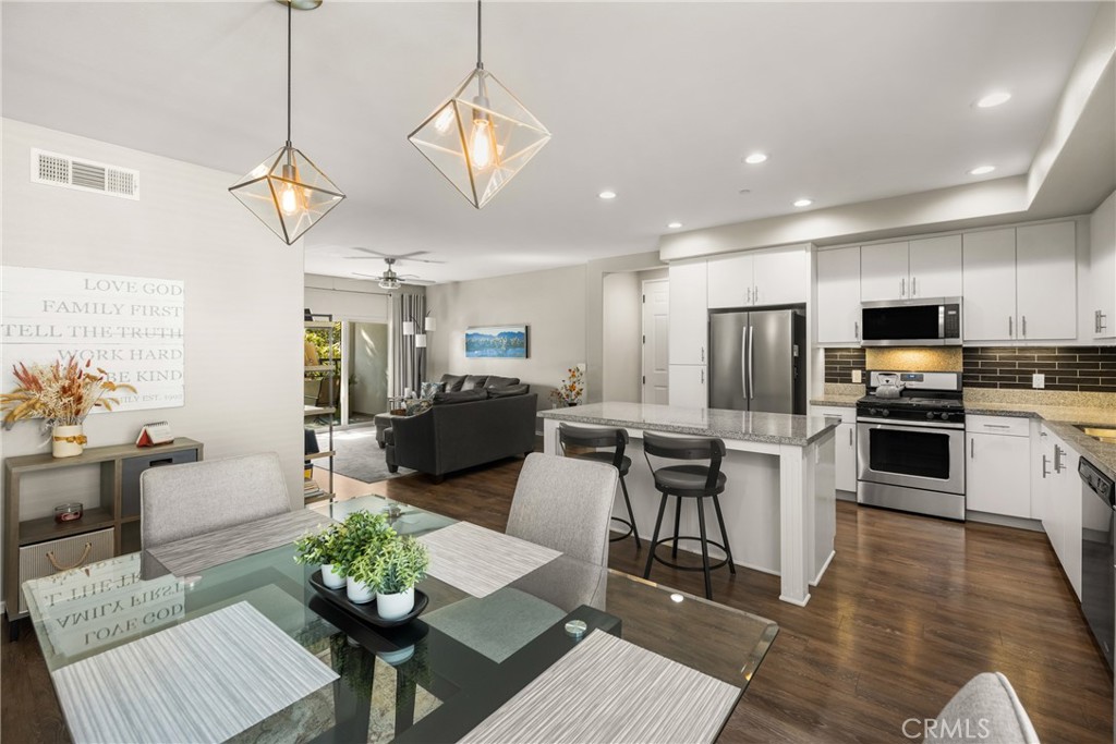 425 S Anaheim Boulevard 3