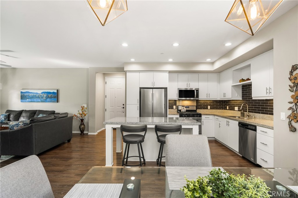 425 S Anaheim Boulevard 3