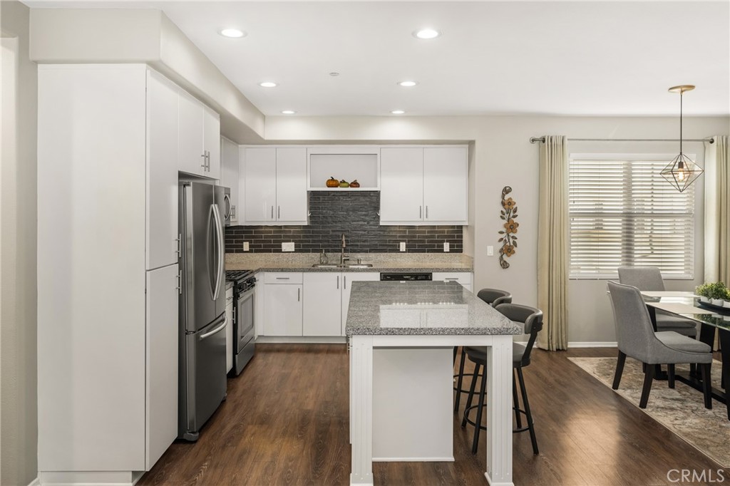 425 S Anaheim Boulevard 3