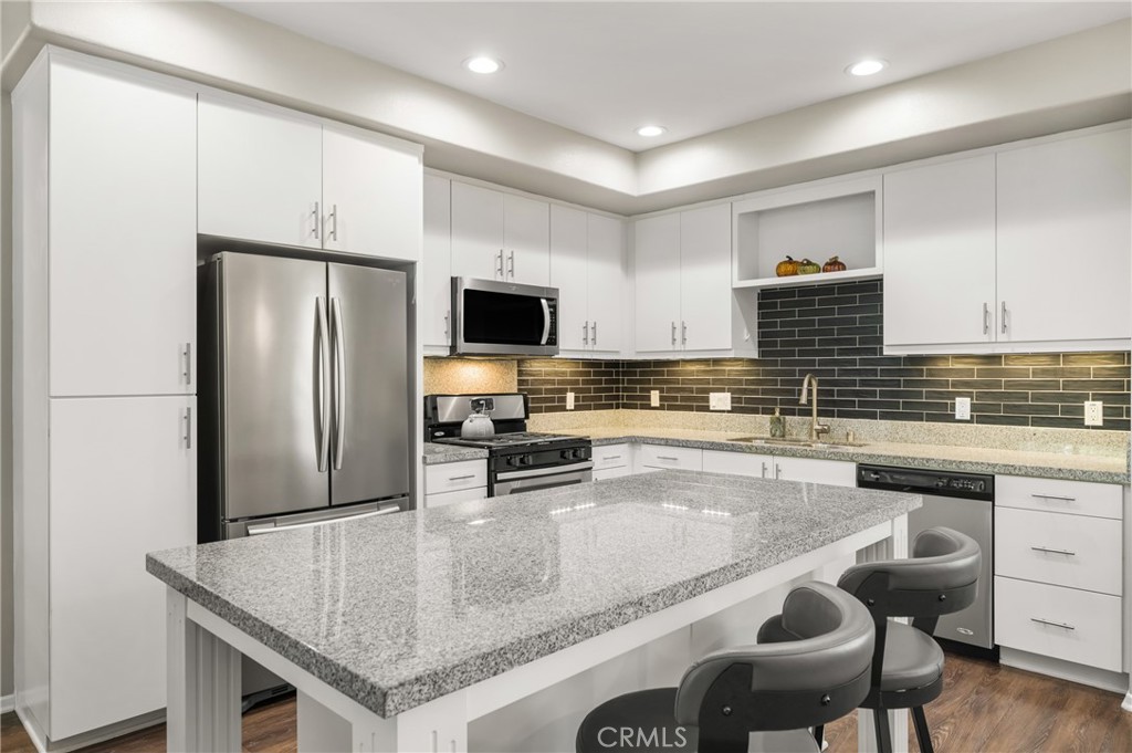 425 S Anaheim Boulevard 3