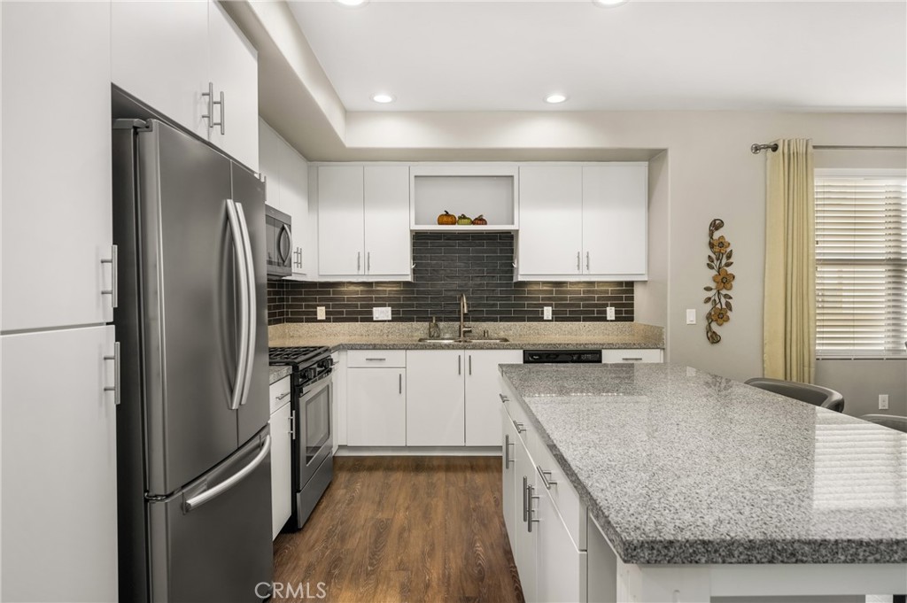 425 S Anaheim Boulevard 3