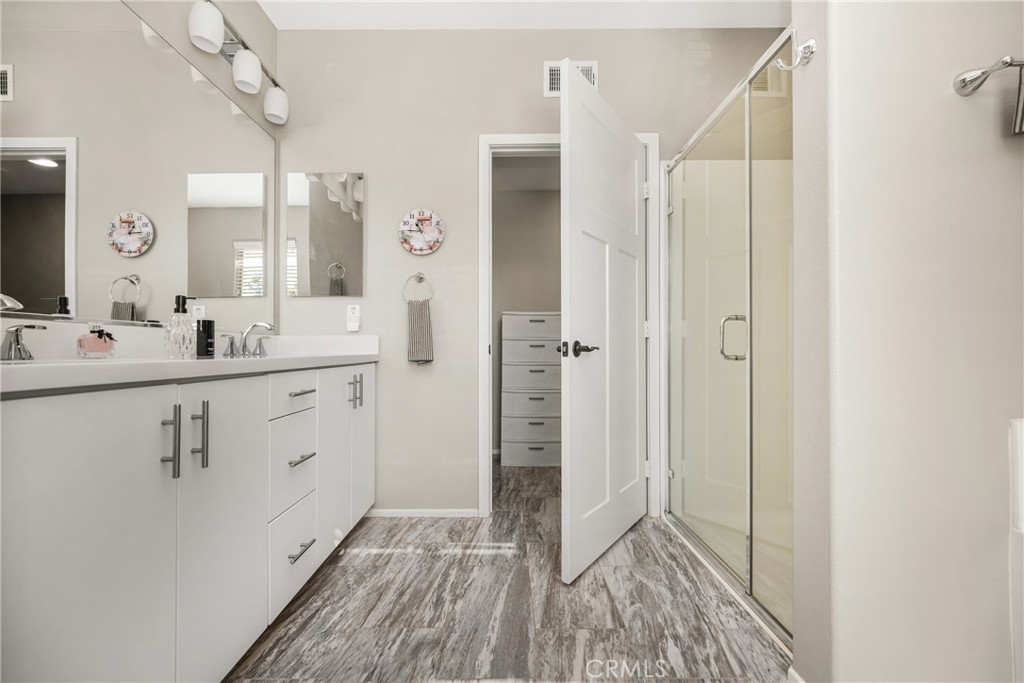 425 S Anaheim Boulevard 3