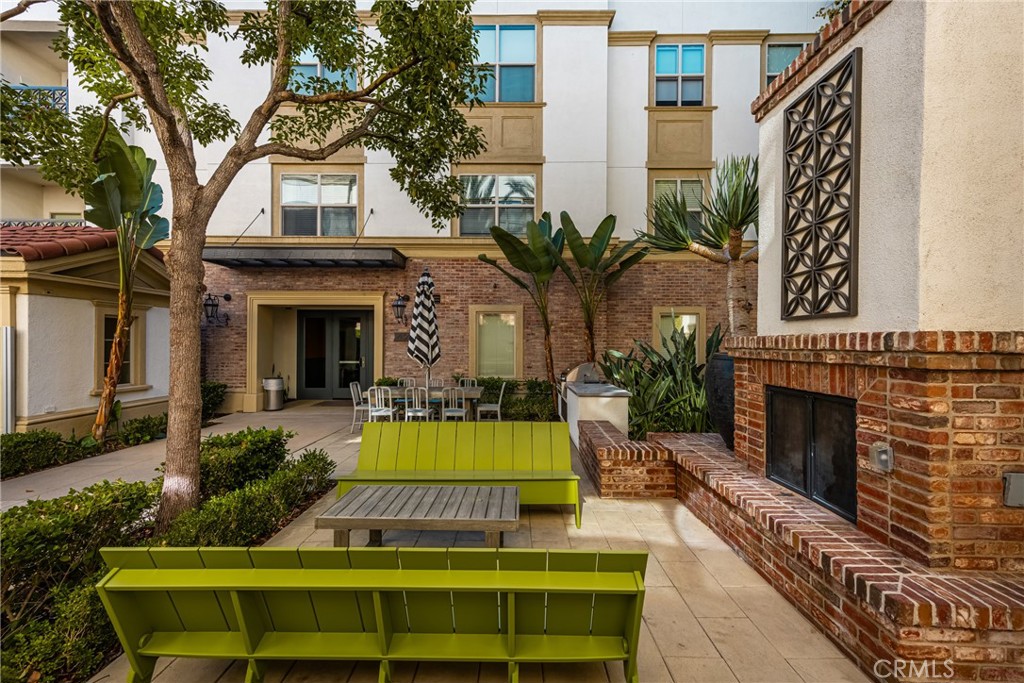 425 S Anaheim Boulevard 3