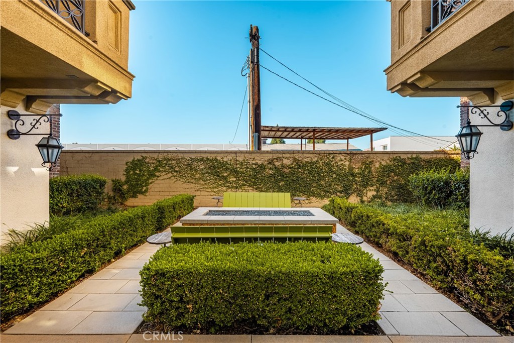 425 S Anaheim Boulevard 3