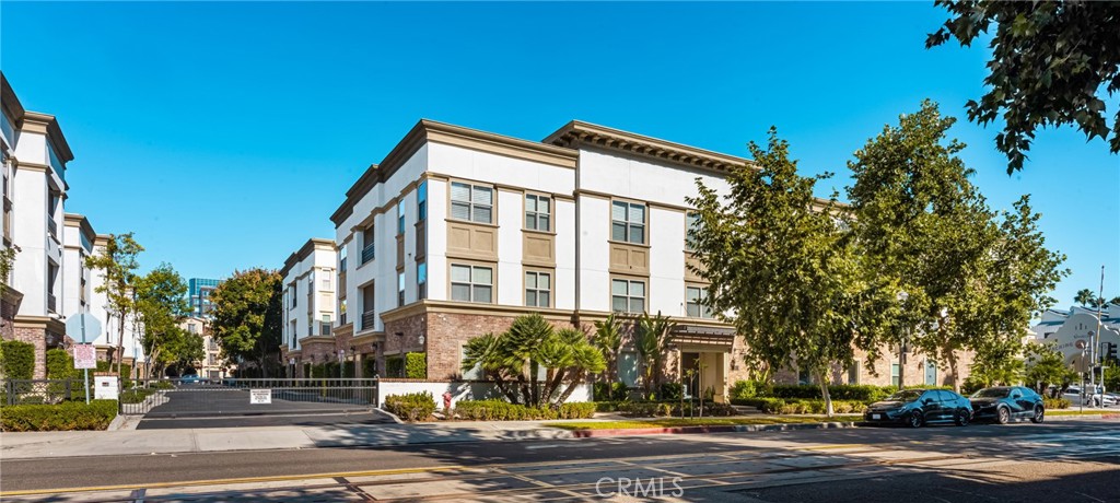 425 S Anaheim Boulevard 3