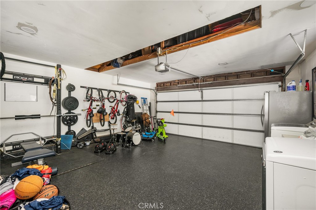 1021 E Del Mar Avenue