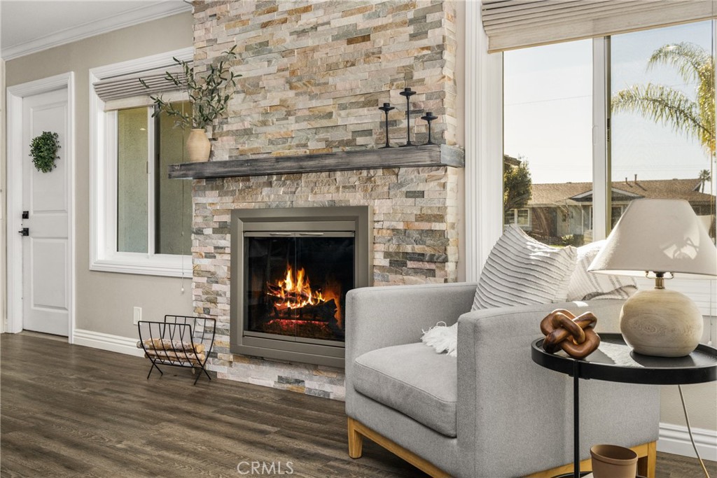 1021 E Del Mar Avenue