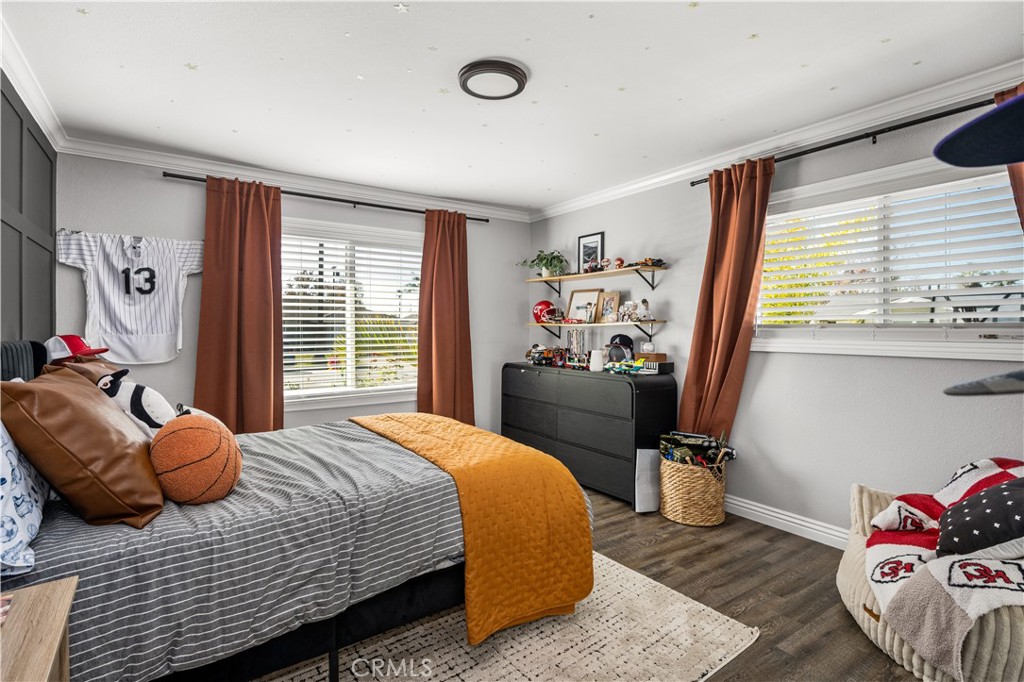 1021 E Del Mar Avenue