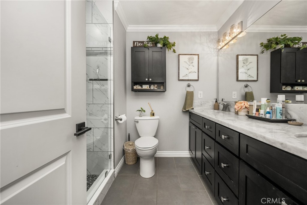 1021 E Del Mar Avenue