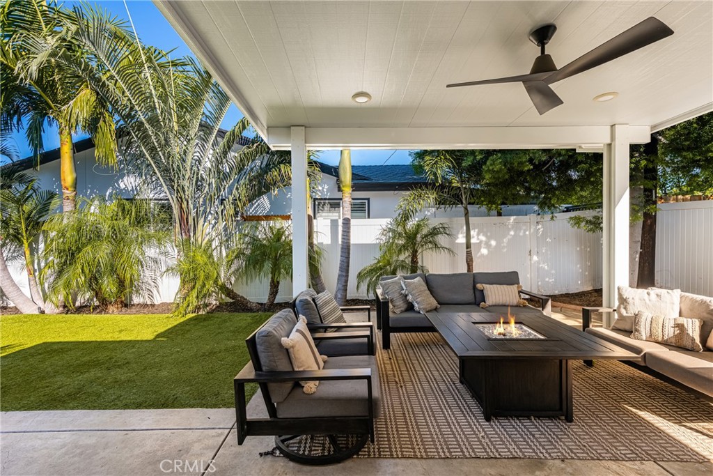 1021 E Del Mar Avenue