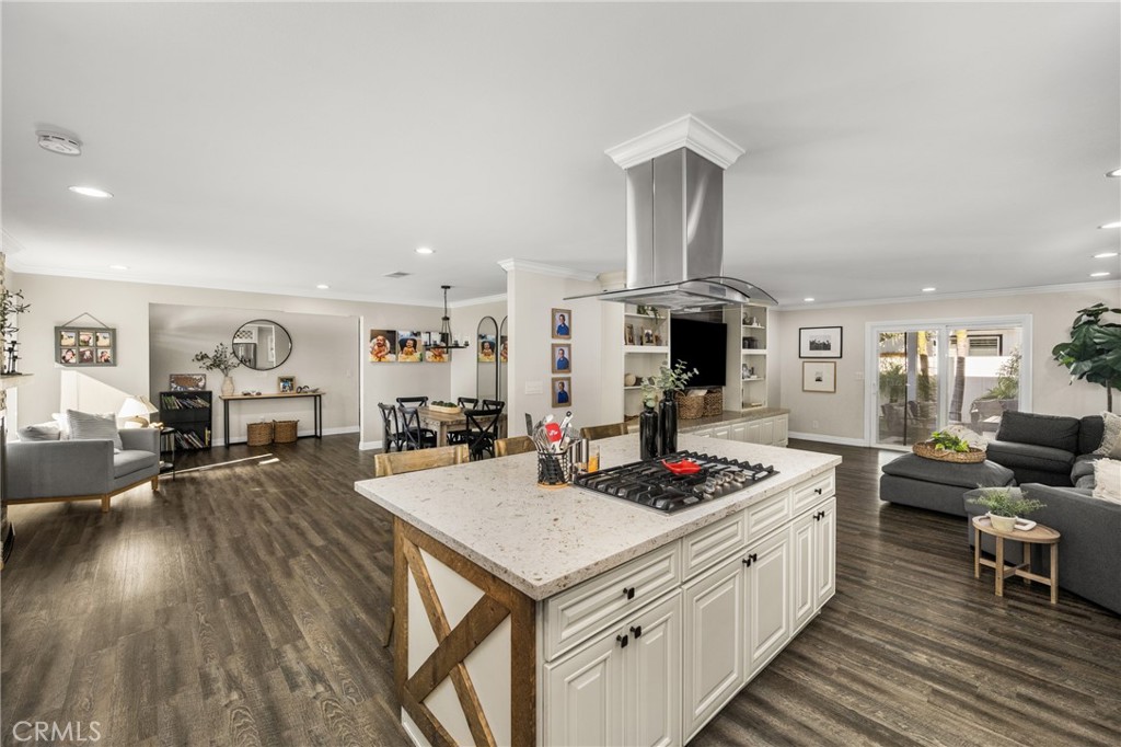 1021 E Del Mar Avenue