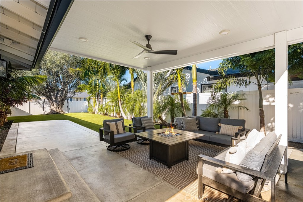 1021 E Del Mar Avenue