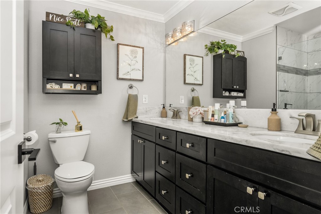 1021 E Del Mar Avenue