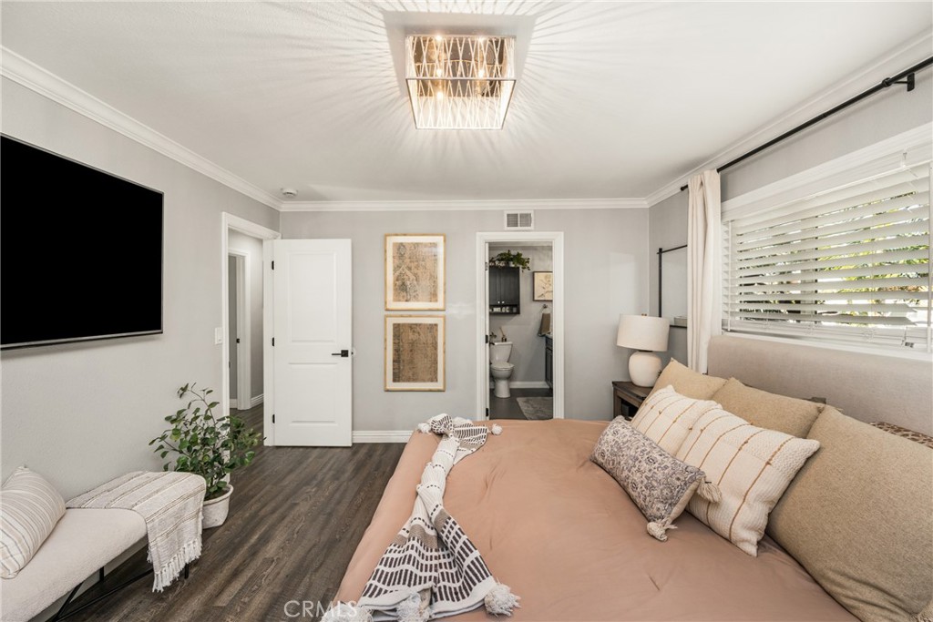 1021 E Del Mar Avenue