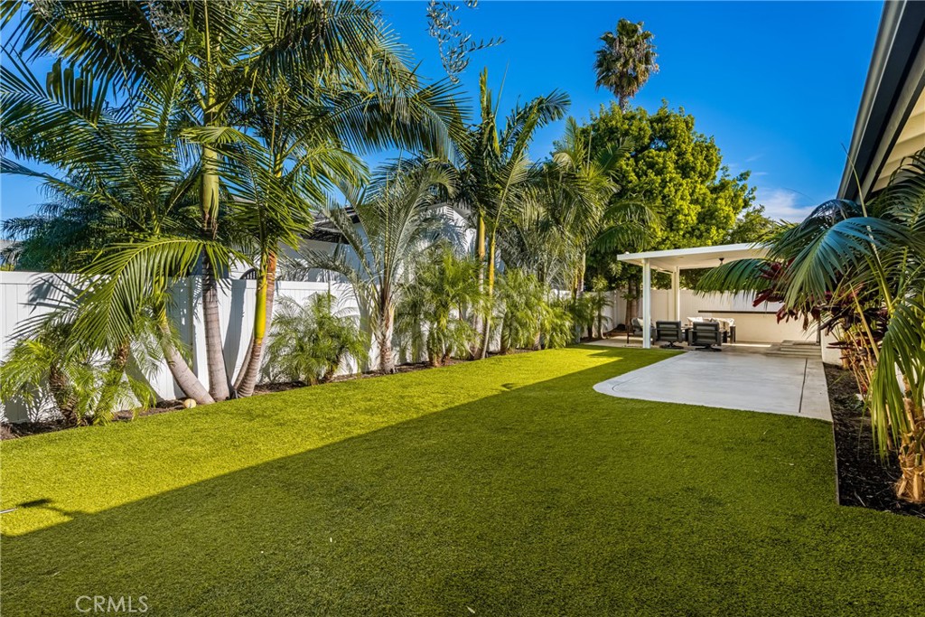 1021 E Del Mar Avenue