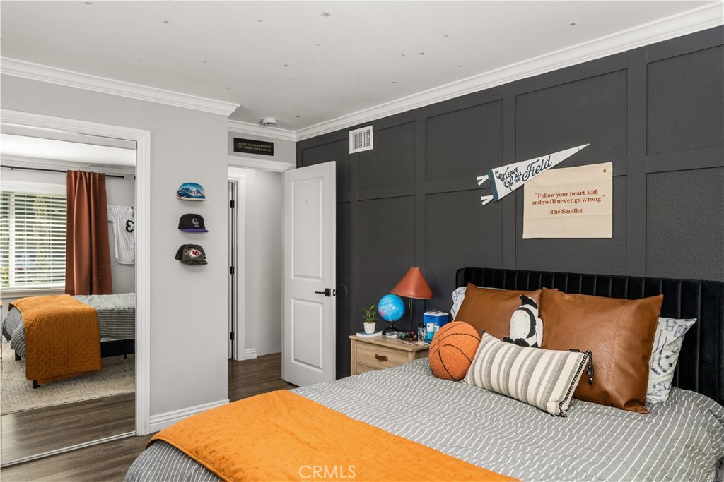 1021 E Del Mar Avenue