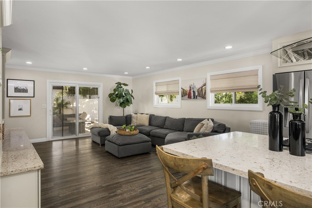 1021 E Del Mar Avenue