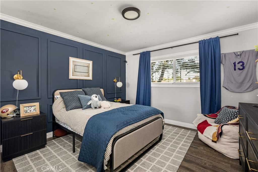 1021 E Del Mar Avenue