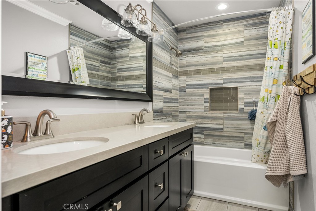 1021 E Del Mar Avenue