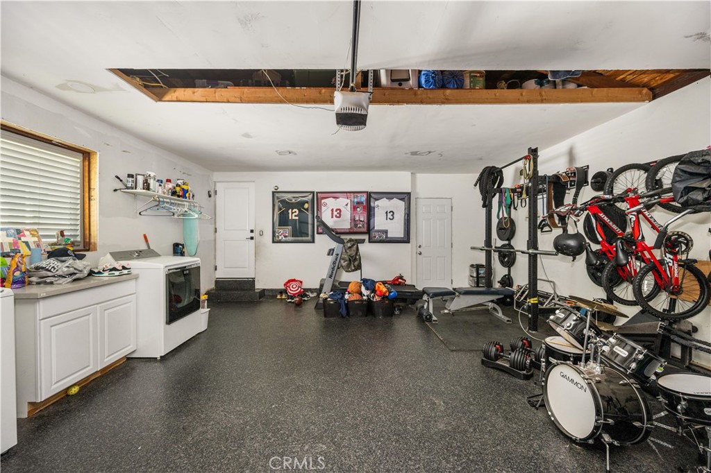 1021 E Del Mar Avenue