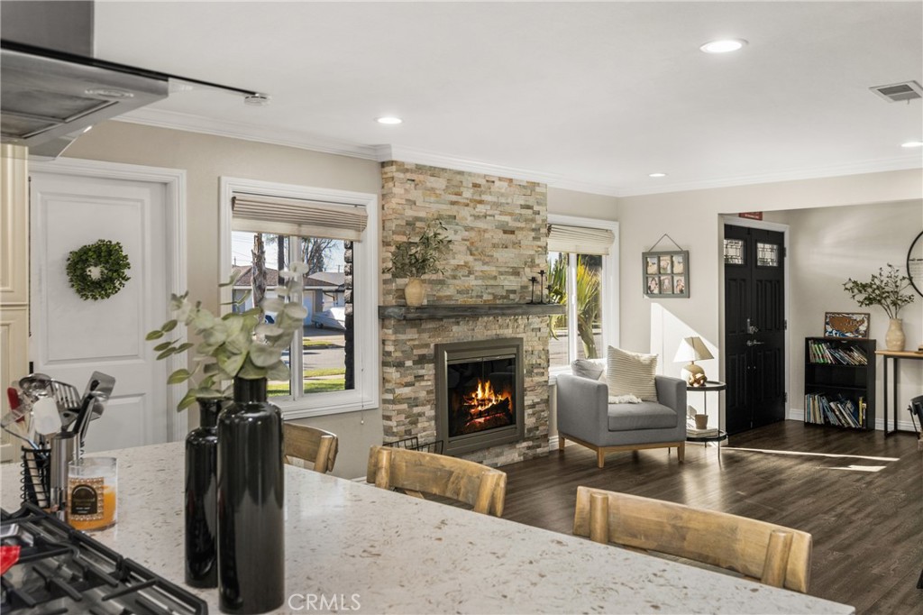 1021 E Del Mar Avenue