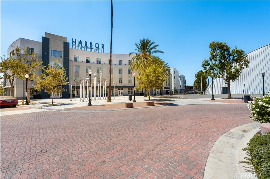 435 W Center Street Promenade 323