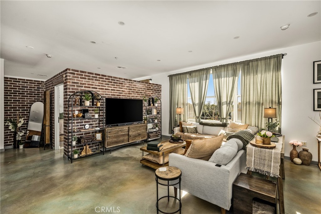 435 W Center Street Promenade 323