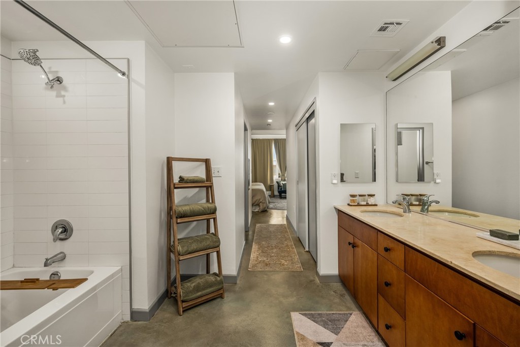 435 W Center Street Promenade 323