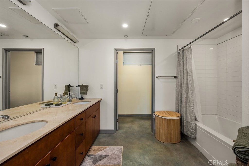 435 W Center Street Promenade 323