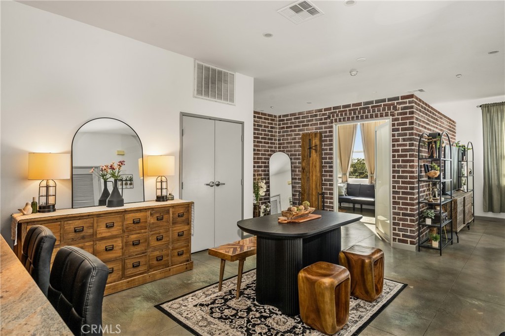 435 W Center Street Promenade 323