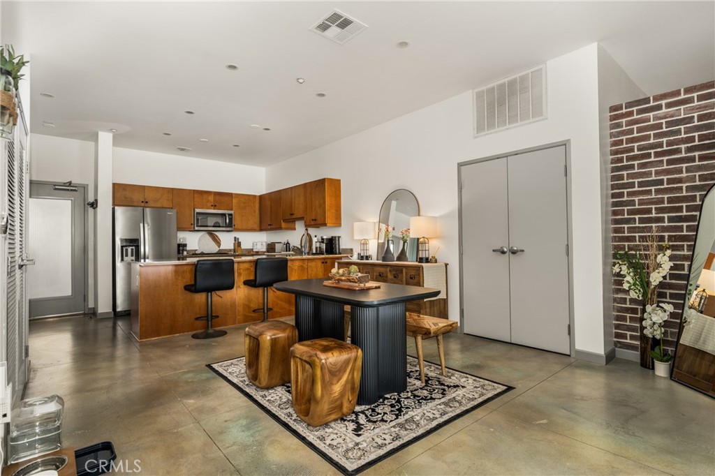 435 W Center Street Promenade 323