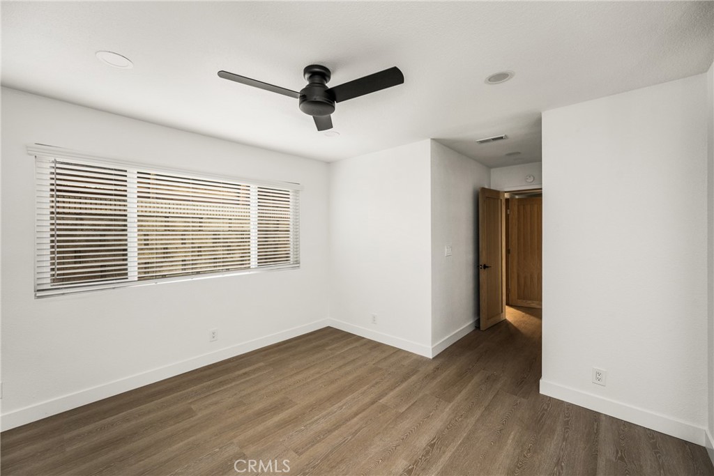 2565 Santa Ana Ave 5