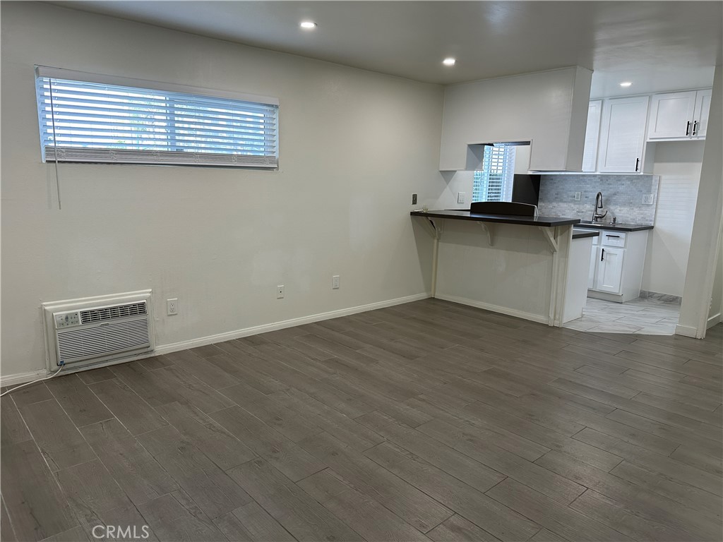 440 W Orangewood C