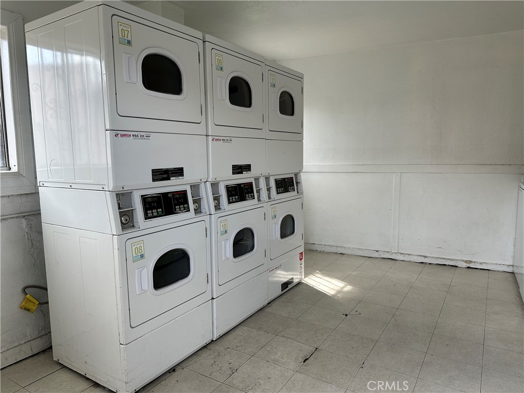 440 W Orangewood C