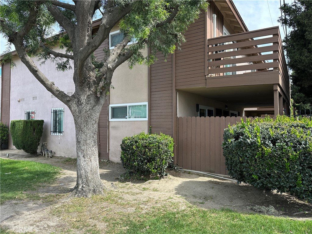 440 W Orangewood C