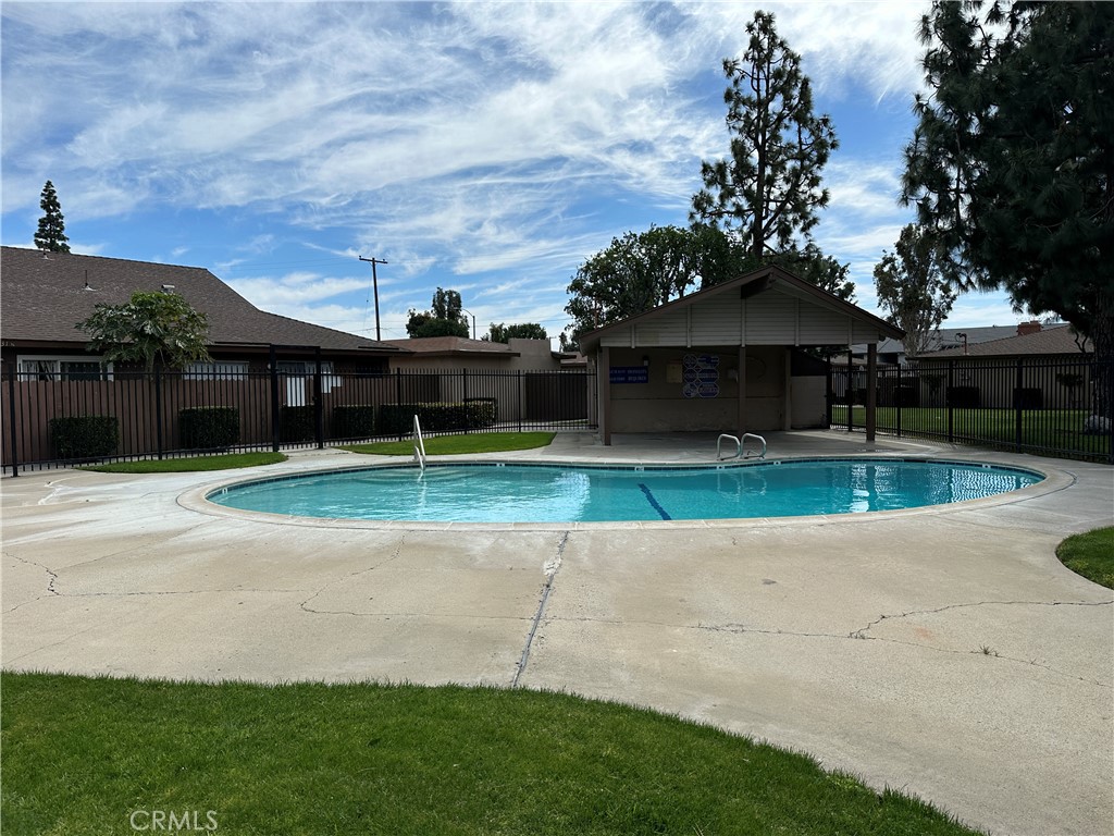 440 W Orangewood C